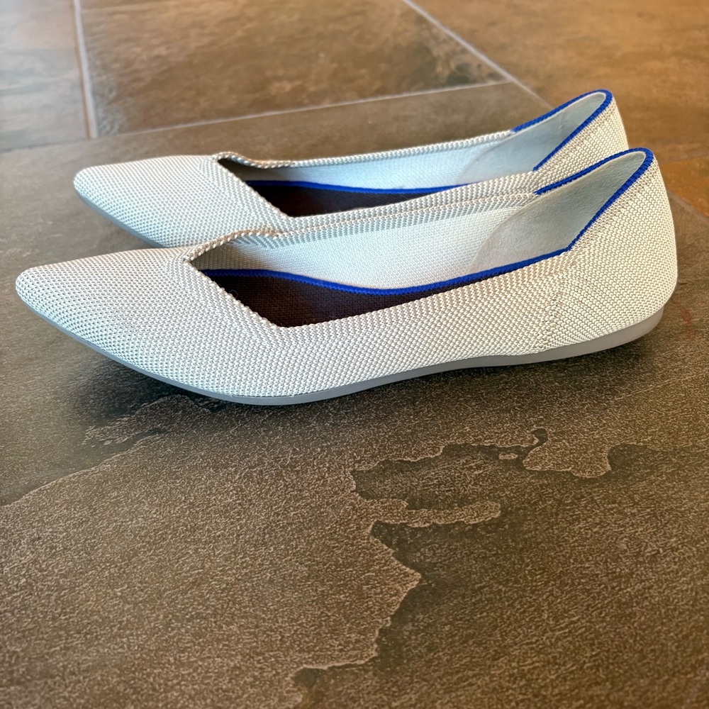 Rothy's Pointed Toe Flats in Light Beige with Blue Trim NWOT - Picture 6 of 8
